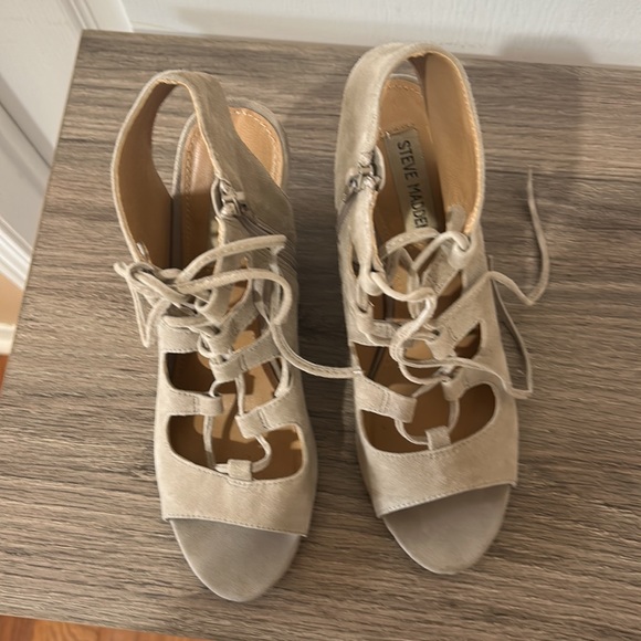 STEVE MADEN WHISTLER WOMEN WEDGE SANDAL TAUPE SIZE 8.5m - Picture 4 of 8